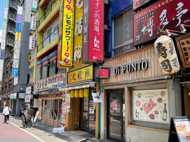 福岡の飲食店にとって、激戦区での集客は常に課題です。しかし、ただホームページを作るだけでは、その課題は解決しません。ここでは、ホームページを最大限に活用して、集客アップに成功した飲食店の事例と、その具体的な方法を解説します。