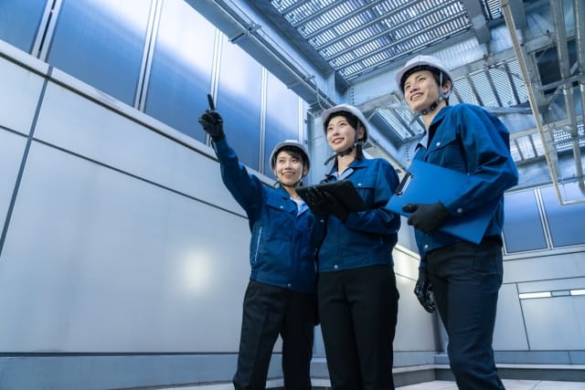 福岡県大野城市の製造業では、製品やサービスの情報をわかりやすく伝えるホームページの重要性が高まっています。展示会や営業活動だけでは伝えきれない製品の魅力を、オンラインで効果的に発信することが可能です。 ここでは、大野城市の製造業向けに制作されたホームページの事例を通して、成果を上げるポイントを紹介します。
